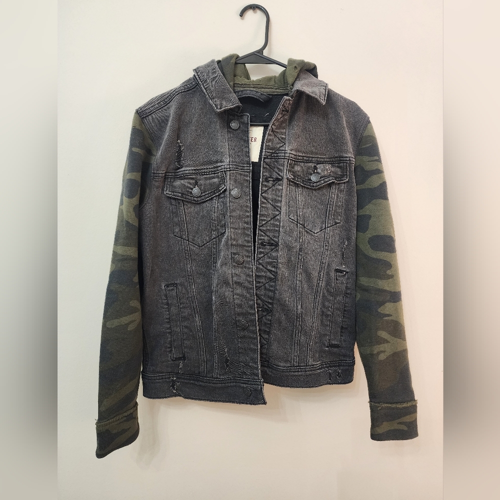 Men's Small Hollister Camouflage Sleeve Denim Jacket A1